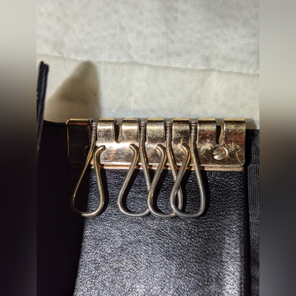 CHANEL Caviar Skin Coco Mark 4 Rings Key Case Key Holder Black GUC - Picture 9 of 10